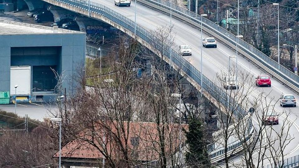Como, i lavori sul viadotto slittano: per ora non c’è il senso unico alternato Como, i lavori sul viadotto slittano: per ora non c’è il senso unico alternato