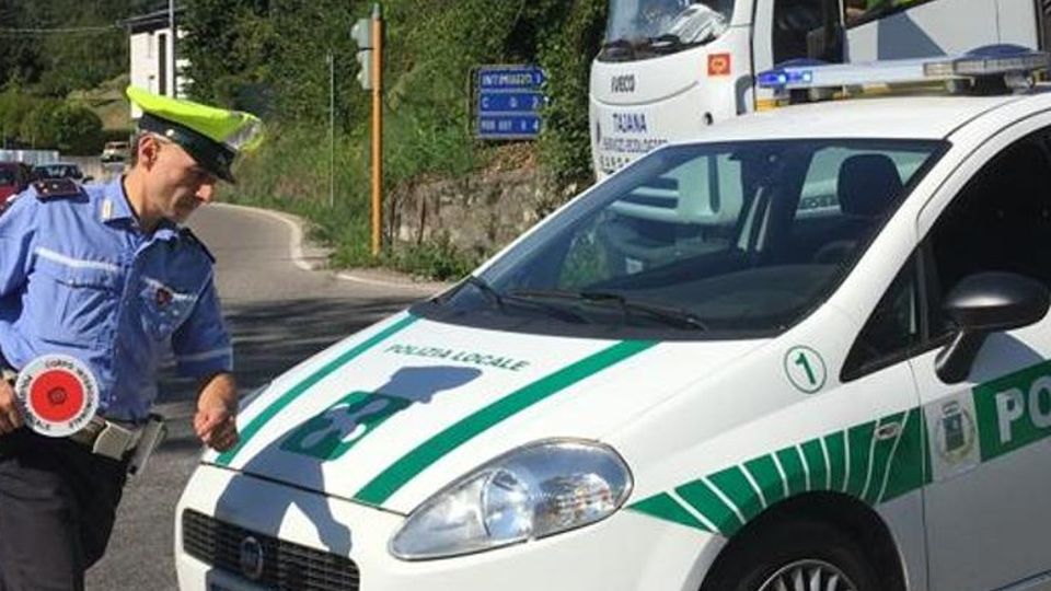 Tentano di rubare bici, furgoni sospetti «Controllo del vicinato anche a Capiago» Tentano di rubare bici, furgoni sospetti «Controllo del vicinato anche a Capiago»