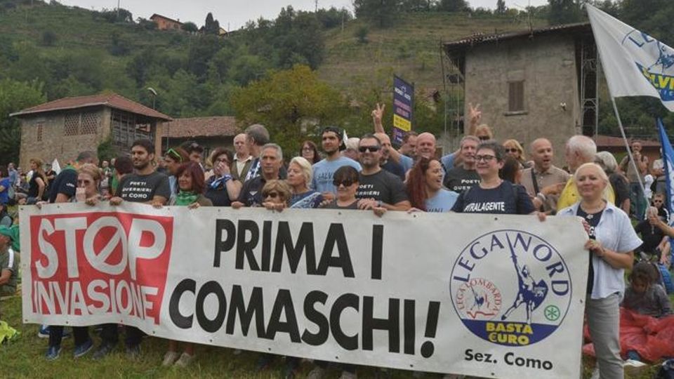 «Questo è il Governo dell’inciucio» La rabbia comasca sul prato di Pontida «Questo è il Governo dell’inciucio» La rabbia comasca sul prato di Pontida