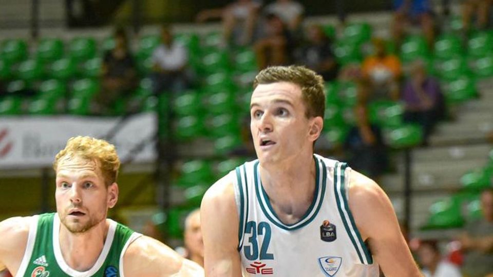 Sconfitto l’Olimpia Lubiana in finale Cantù vince il Trofeo Lombardia Sconfitto l’Olimpia Lubiana in finale Cantù vince il Trofeo Lombardia