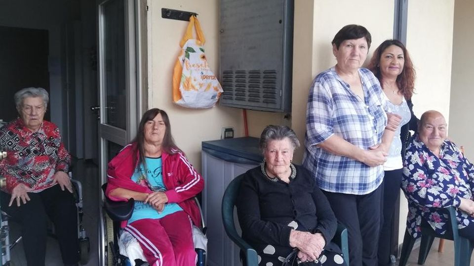 Ascensore rotto da tre settimane «Noi, prigionieri nelle case Aler» Ascensore rotto da tre settimane «Noi, prigionieri nelle case Aler»