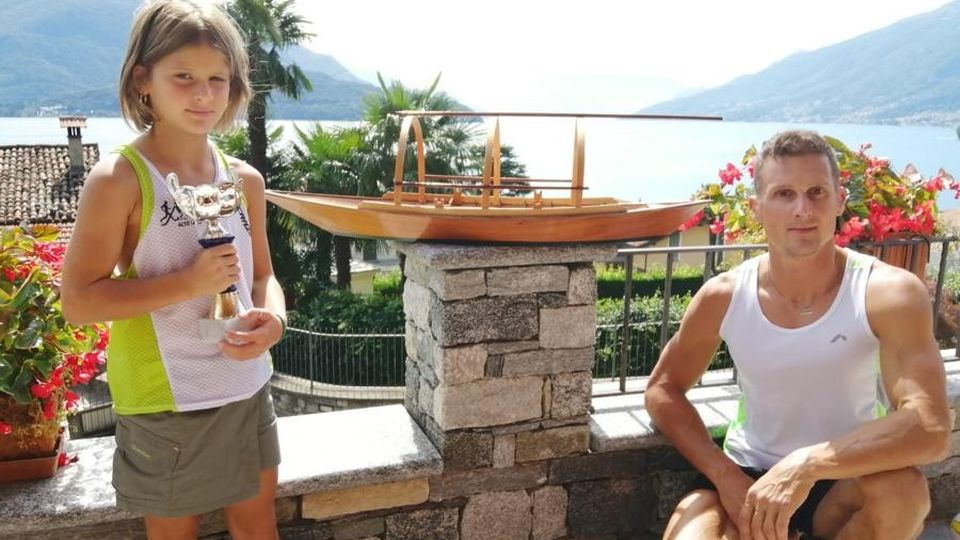 È una doppia festa in casa Poncia Ilaria vince a piedi, papà in acqua È una doppia festa in casa Poncia Ilaria vince a piedi, papà in acqua