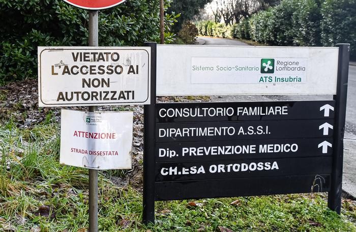 Como San Martino strada chiusa e degrado