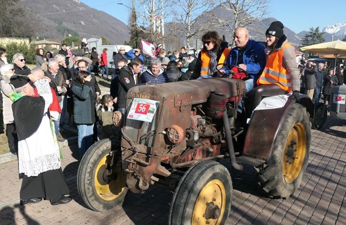 La tradizionale benedizione dei trattori