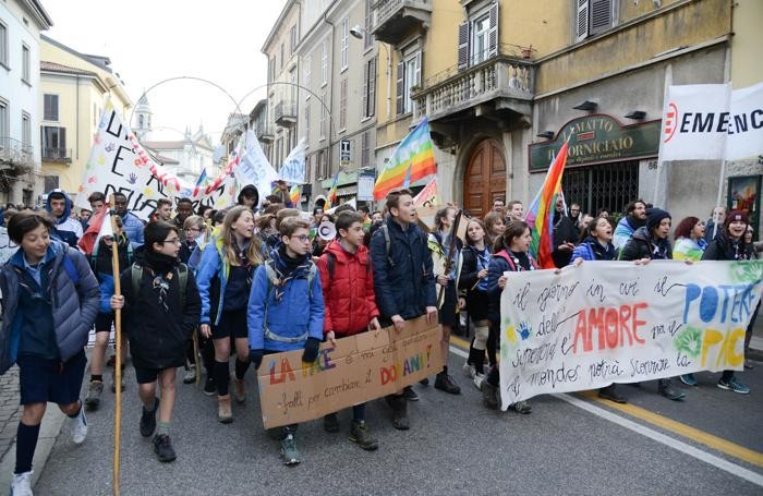 In via Milano, aprono i gruppi scout
