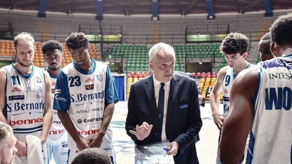 Cantù in campo alle 18 Recupero con il Treviso Cantù in campo alle 18 Recupero con il Treviso