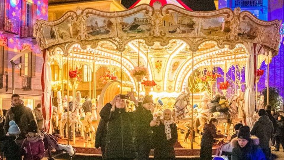 Como, Natale in versione ridotta Le luci nelle piazze non ci saranno Como, Natale in versione ridotta Le luci nelle piazze non ci saranno