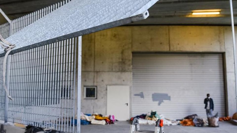 Il dormitorio non c’è, vanno in Valmulini Blitz per cacciare i clochard dall’autosilo Il dormitorio non c’è, vanno in Valmulini Blitz per cacciare i clochard dall’autosilo