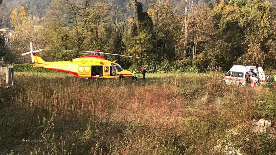 Infortunio nella stamperia Lipomo, giovane in ospedale Infortunio nella stamperia Lipomo, giovane in ospedale