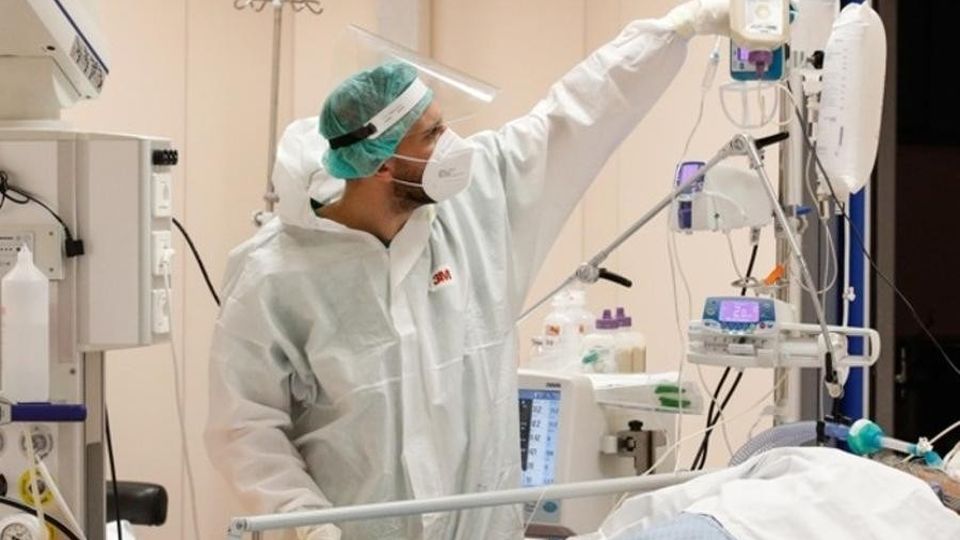 Como: tragedia senza fine Ieri altre venti vittime e 130 positivi in più Como: tragedia senza fine Ieri altre venti vittime e 130 positivi in più