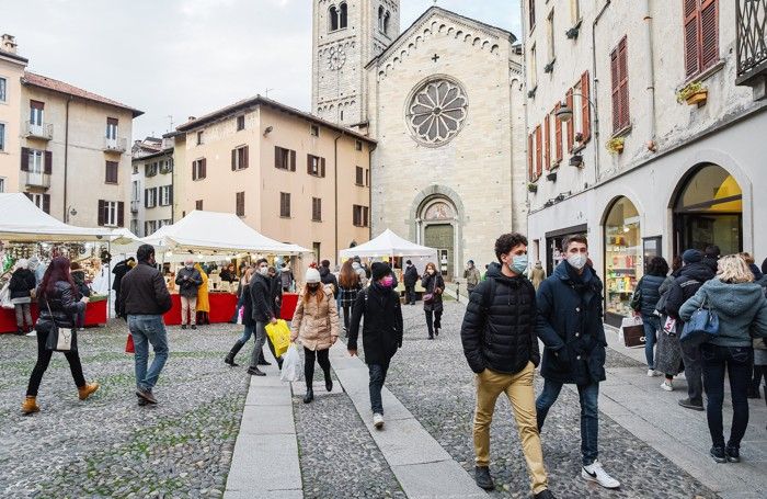 Como: piazza San Fedele Como: piazza San Fedele
