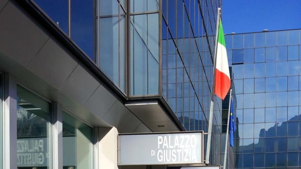 Bagarre dell’imputato Tensione in Tribunale Bagarre dell’imputato Tensione in Tribunale