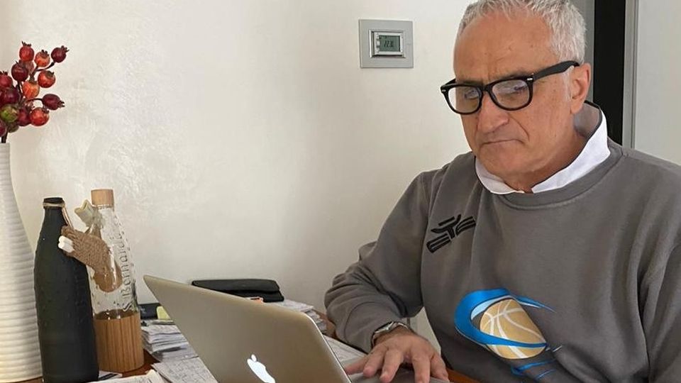 Cantù rinvia ancora la ripresa Gli allenamenti slittano a lunedì Cantù rinvia ancora la ripresa Gli allenamenti slittano a lunedì