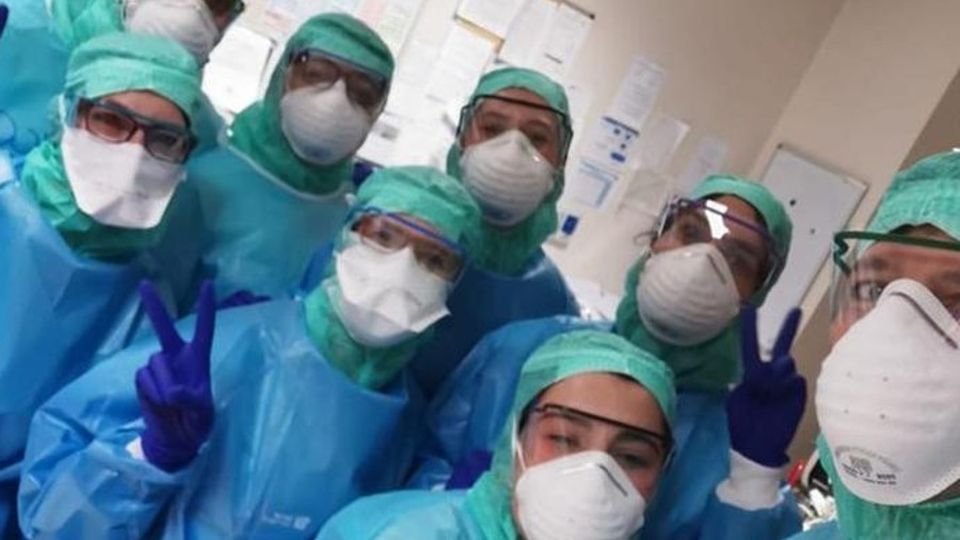 Emergenza coronavirus Trincea Sant’Anna «Qui dentro è come essere in guerra» Emergenza coronavirus Trincea Sant’Anna «Qui dentro è come essere in guerra»