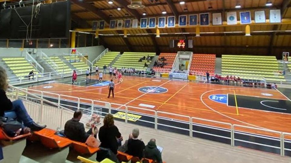 Palasampietro, ancora posti limitati Il pubblico tornerà solo a maggio Palasampietro, ancora posti limitati Il pubblico tornerà solo a maggio
