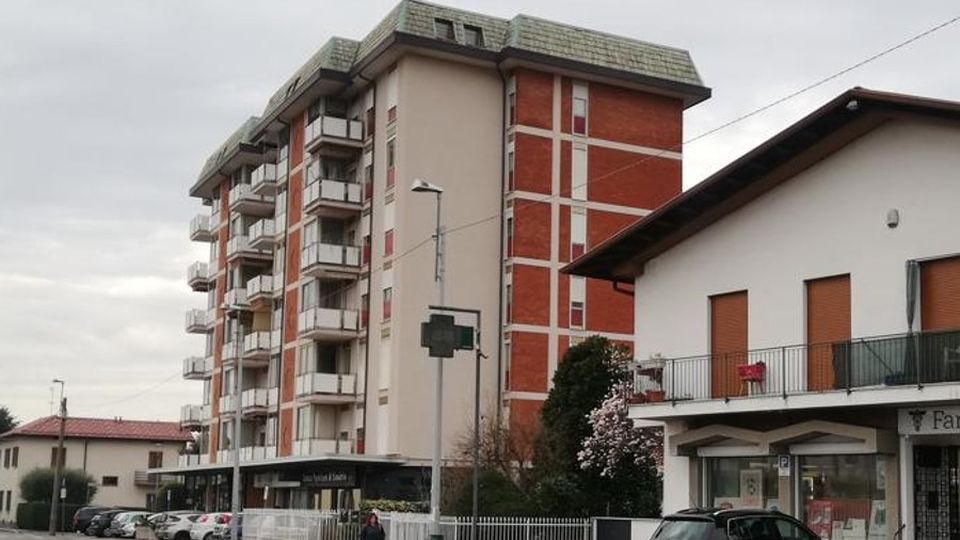 Torna l’allarme furti a Carugo Riuscito un colpo in via Cadorna Torna l’allarme furti a Carugo Riuscito un colpo in via Cadorna