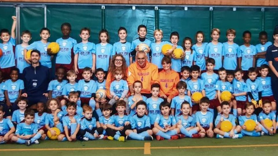 Alzate e l’omaggio a Centi La maglia numero 4 a tutti Alzate e l’omaggio a Centi La maglia numero 4 a tutti