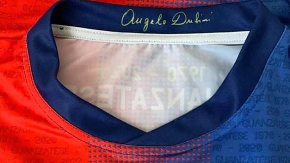 Era già pronta una maglia per celebrare i 50 anni Era già pronta una maglia per celebrare i 50 anni