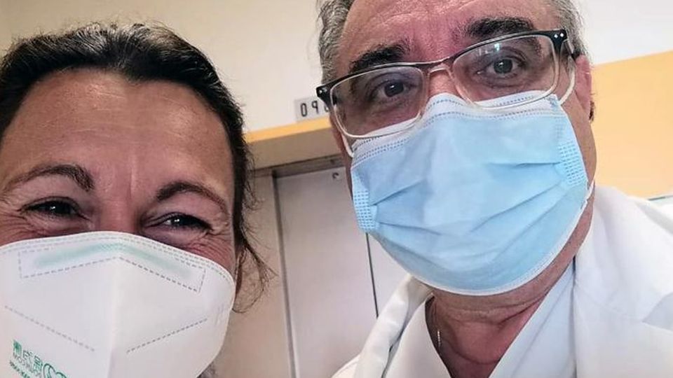 Divisi dalla politica, uniti dal virus Ex sfidanti fianco a fianco in corsia Divisi dalla politica, uniti dal virus Ex sfidanti fianco a fianco in corsia