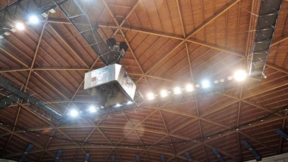 PalaDesio, tetto da rifare Servono 250 mila euro PalaDesio, tetto da rifare Servono 250 mila euro