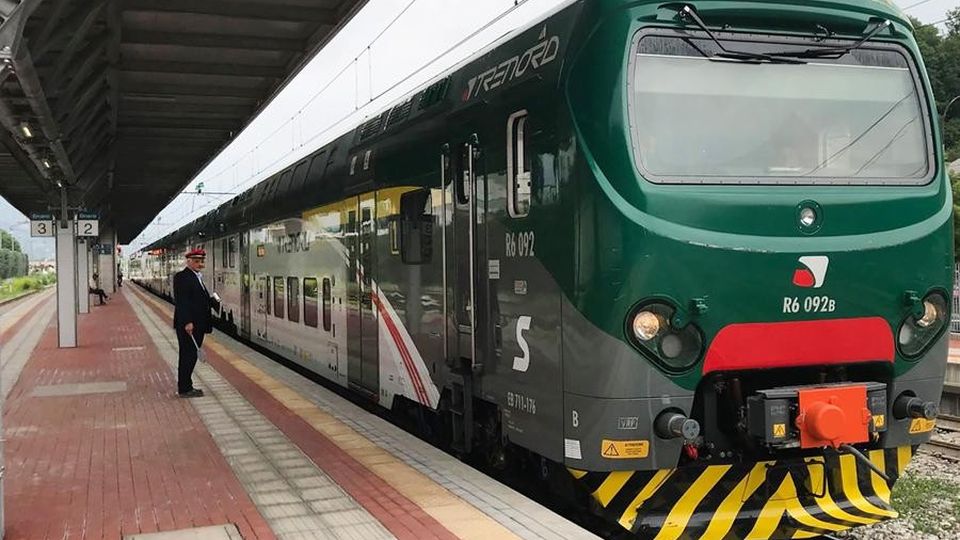 Ritardi e soppressioni dei treni Mattina da incubo sulle due linee Ritardi e soppressioni dei treni Mattina da incubo sulle due linee