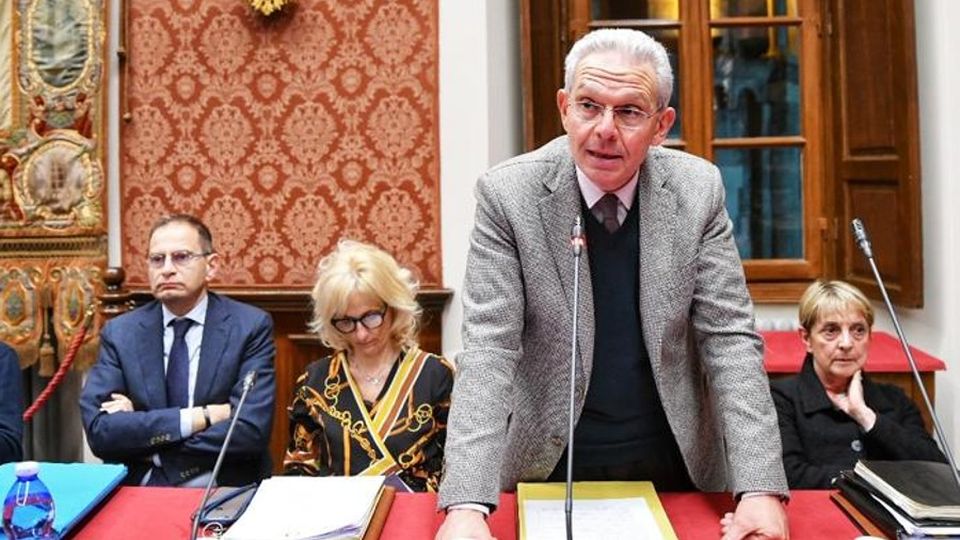 Como: facciamo finta che tutto va ben Como: facciamo finta che tutto va ben
