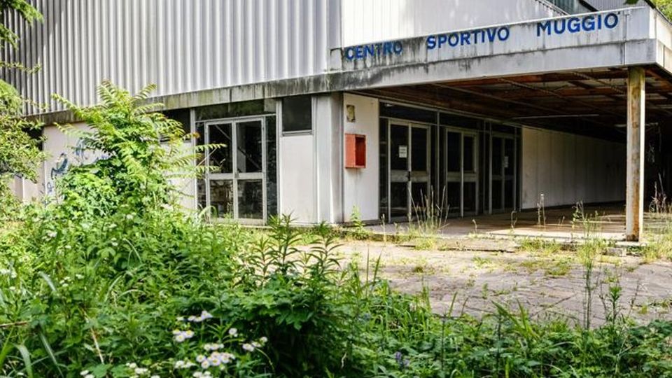 Palazzetto di Muggiò, serve la bonifica Scavi per rimuovere terra e inquinanti Palazzetto di Muggiò, serve la bonifica Scavi per rimuovere terra e inquinanti