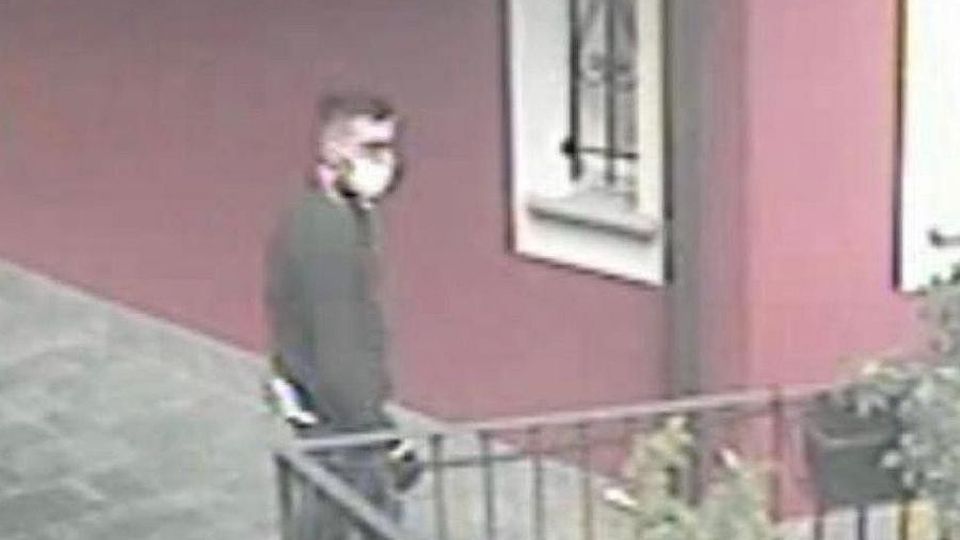 Laglio, è caccia al ladro «Ha rubato i ricordi di Paolo» Laglio, è caccia al ladro «Ha rubato i ricordi di Paolo»