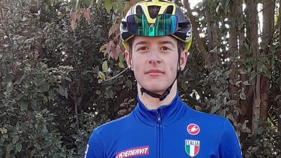 Il Canturino e la maglia azzurra Bagatin come Fancellu e Bagioli Il Canturino e la maglia azzurra Bagatin come Fancellu e Bagioli