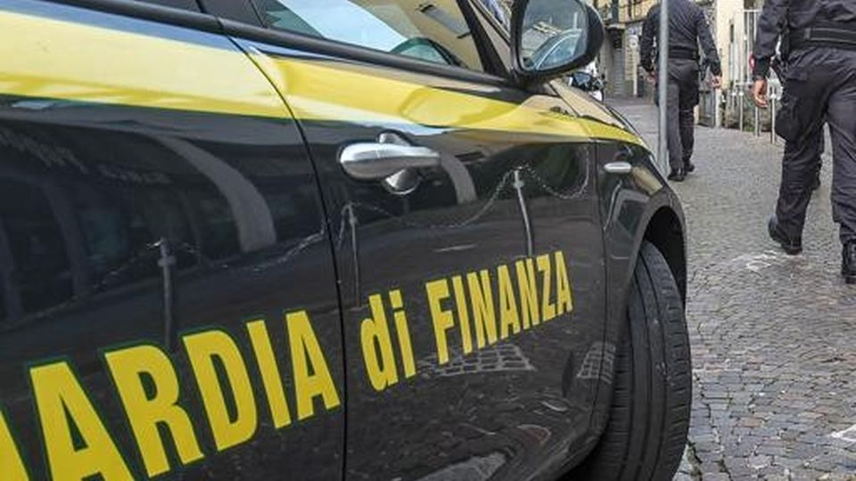 Como: Tangentopoli del fisco Già restituiti allo Stato 600mila euro Como: Tangentopoli del fisco Già restituiti allo Stato 600mila euro