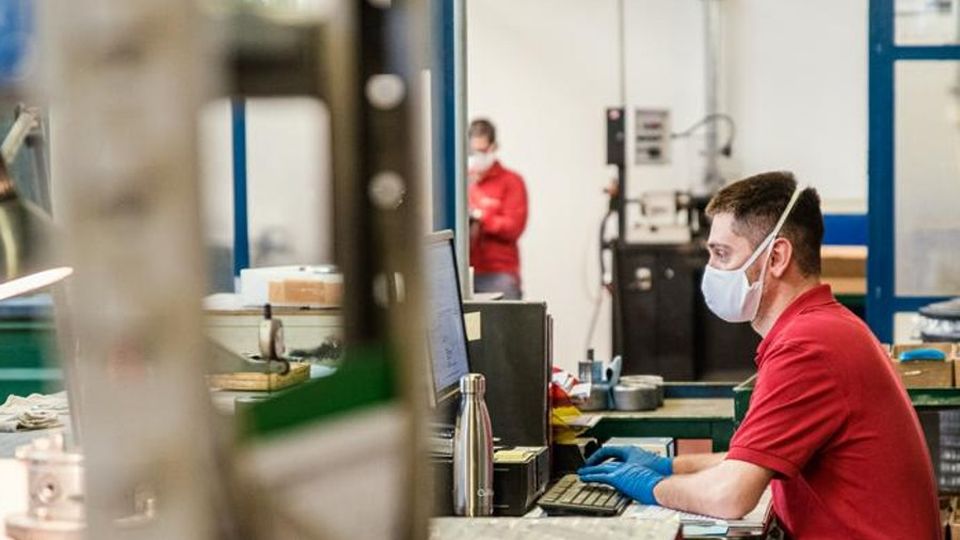 Contagi da Covid sul lavoro A Como 772 casi Contagi da Covid sul lavoro A Como 772 casi