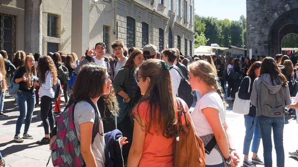 Scuola, dal provveditore agli alunni «Dovete aiutarci a tornare in aula» Scuola, dal provveditore agli alunni «Dovete aiutarci a tornare in aula»