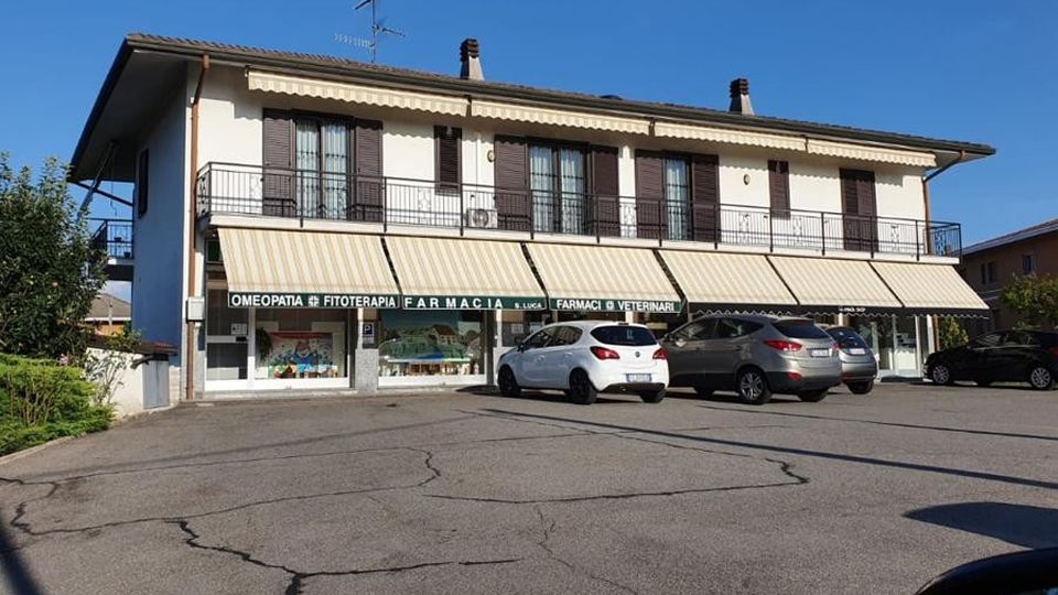 Bandito con pistola in farmacia Prende l’incasso e fugge a piedi Bandito con pistola in farmacia Prende l’incasso e fugge a piedi