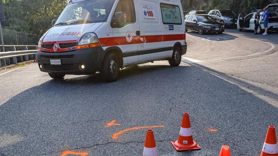Incidente all’incrocio Grave un motociclista Incidente all’incrocio Grave un motociclista