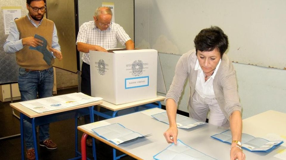 Elezioni, 10 Comuni al voto La presentazione dei candidati Elezioni, 10 Comuni al voto La presentazione dei candidati