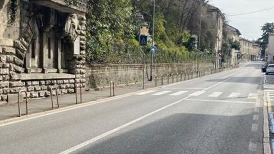 Scontro tra auto e moto Ferito uomo di 25 anni GUARDA IL VIDEO Scontro tra auto e moto Ferito uomo di 25 anni GUARDA IL VIDEO