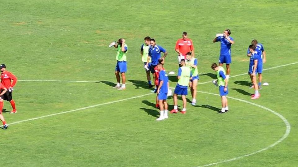 Como, partenza per Arona Cicconi è già nel gruppo Como, partenza per Arona Cicconi è già nel gruppo