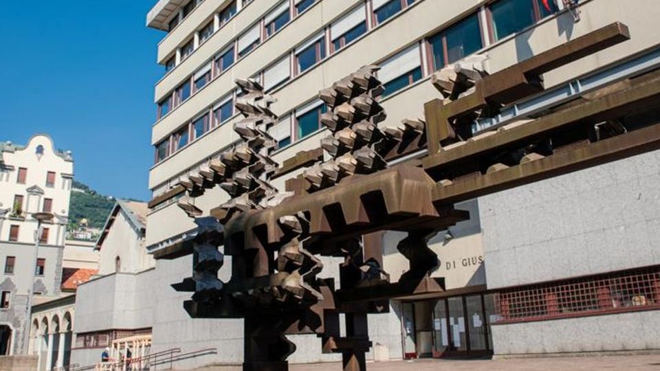 Esposto di Como Nuoto in Procura Denunciata la Pallanuoto Como Esposto di Como Nuoto in Procura Denunciata la Pallanuoto Como