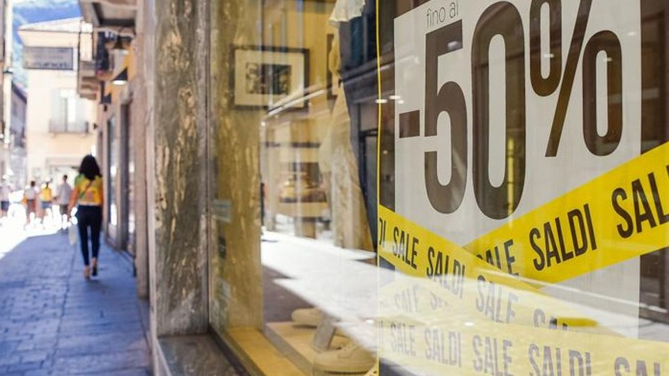 Nel decreto Agosto 500 milioni per i negozi Anche Como tra i beneficiari Nel decreto Agosto 500 milioni per i negozi Anche Como tra i beneficiari