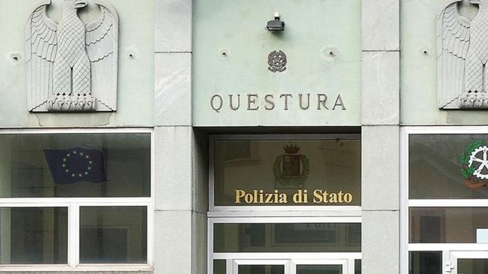 Violavano le norme anticontagio Chiusi una sala slot e un bar Violavano le norme anticontagio Chiusi una sala slot e un bar