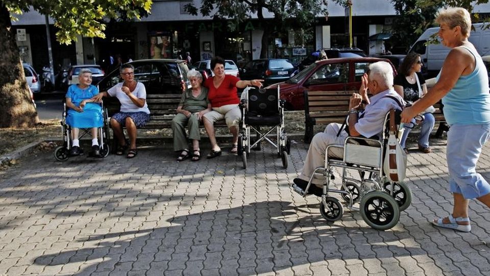 Badanti, timori sul rientro dalle ferie «Rischi per loro e per i nostri anziani» Badanti, timori sul rientro dalle ferie «Rischi per loro e per i nostri anziani»