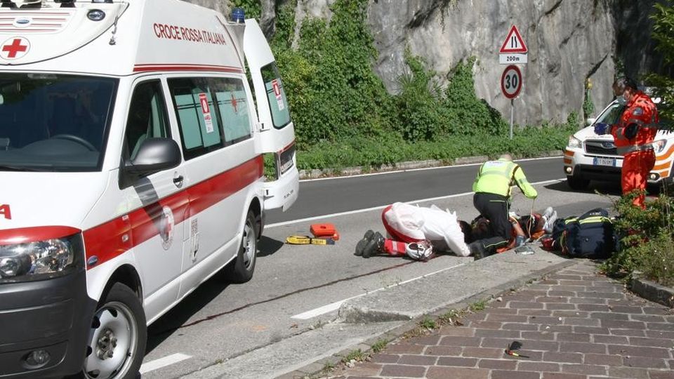 Menaggio, investe ciclista e poi scappa Non aveva l’assicurazione: denunciato Menaggio, investe ciclista e poi scappa Non aveva l’assicurazione: denunciato