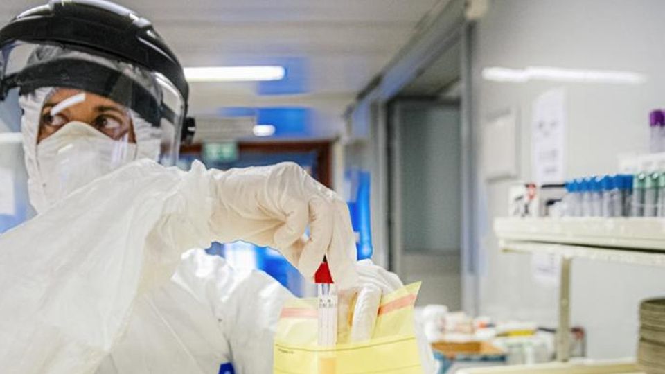 Covid a Como: studente positivo La classe in quarantena Covid a Como: studente positivo La classe in quarantena