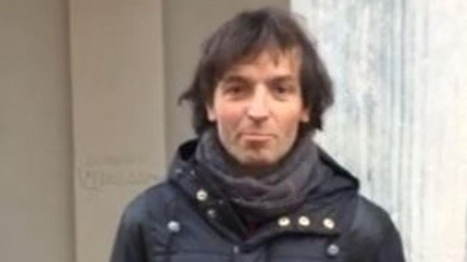 Un video con don Roberto Gli auguri di Pasqua agli amici Un video con don Roberto Gli auguri di Pasqua agli amici
