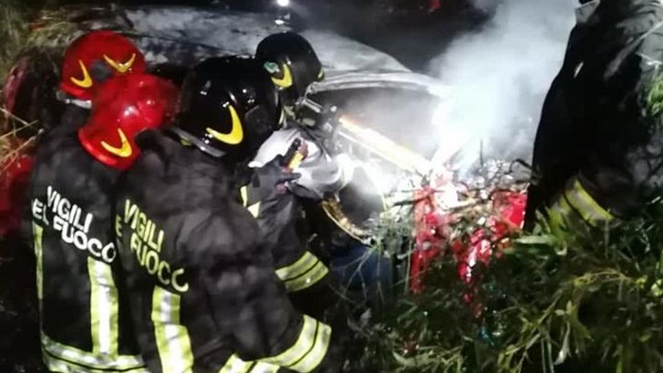 Ragazza morta nell’auto in fiamme Anche il fidanzato non ce l’ha fatta: è deceduto nella notte Ragazza morta nell’auto in fiamme Anche il fidanzato non ce l’ha fatta: è deceduto nella notte