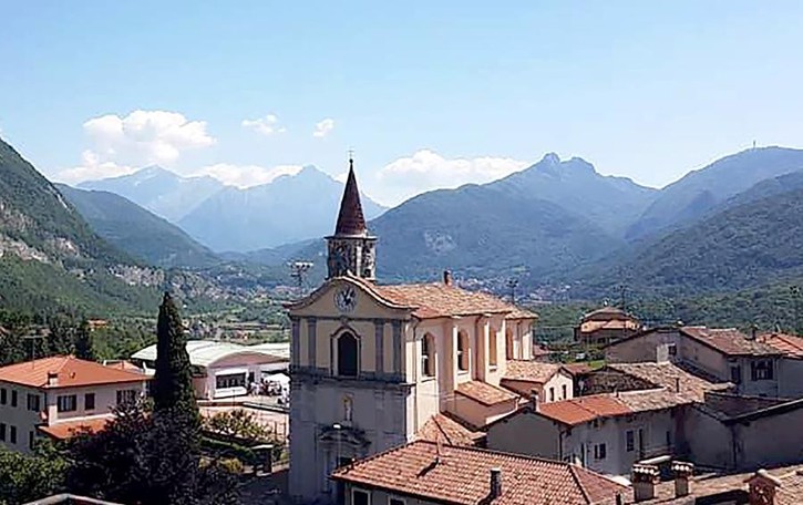 Castelmarte, ladri in un appartamento Cercano la cassaforte, fuggono con l’oro