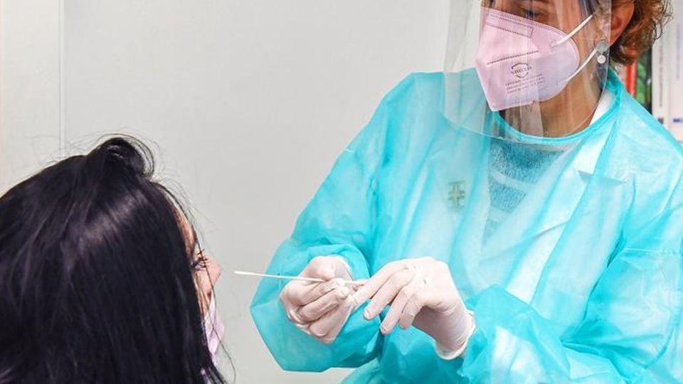 I farmacisti comaschi «Tamponi fuori orario? No, sarebbe eccessivo» I farmacisti comaschi «Tamponi fuori orario? No, sarebbe eccessivo»