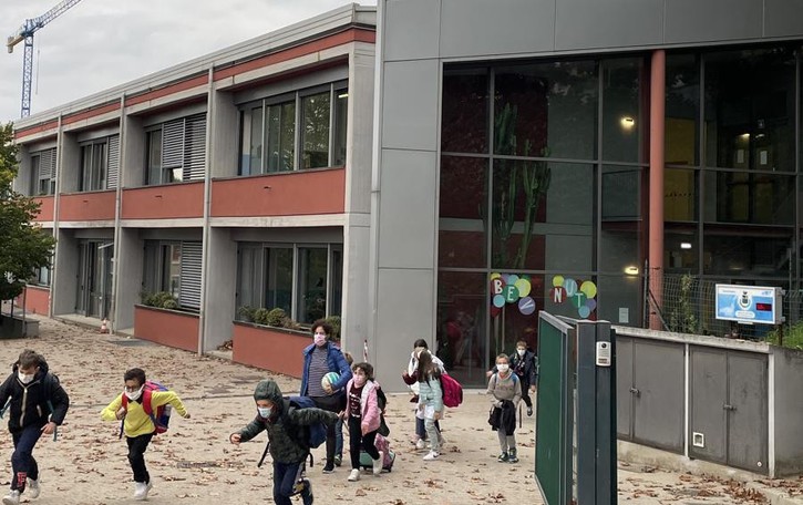 San Fermo, alunni danno fuoco ai disegni Allarme nei bagni della scuola primaria