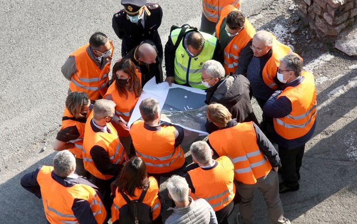 Variante della Tremezzina Le macerie cambiano cava A sud di Como 1.700 camion