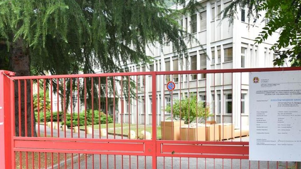 Scuole e nidi chiusi, famiglie in tilt «Chi lavora dove lascia i bambini?» Scuole e nidi chiusi, famiglie in tilt «Chi lavora dove lascia i bambini?»